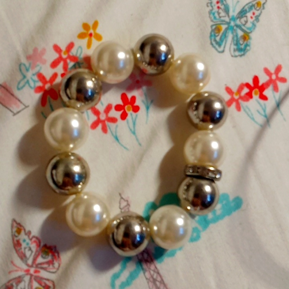 Pearl bracelet